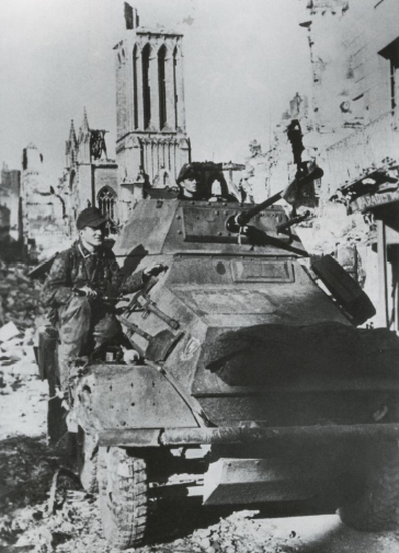 Sd.Kfz.231  12- SS Panzerdivision "HitlerJugend"